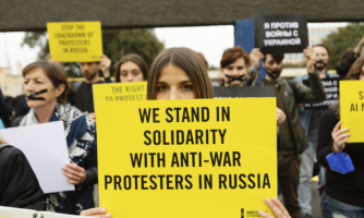 Ársskýrsla: Tvískinnungur í viðbrögðum Vesturveldanna við mannréttindabrotum